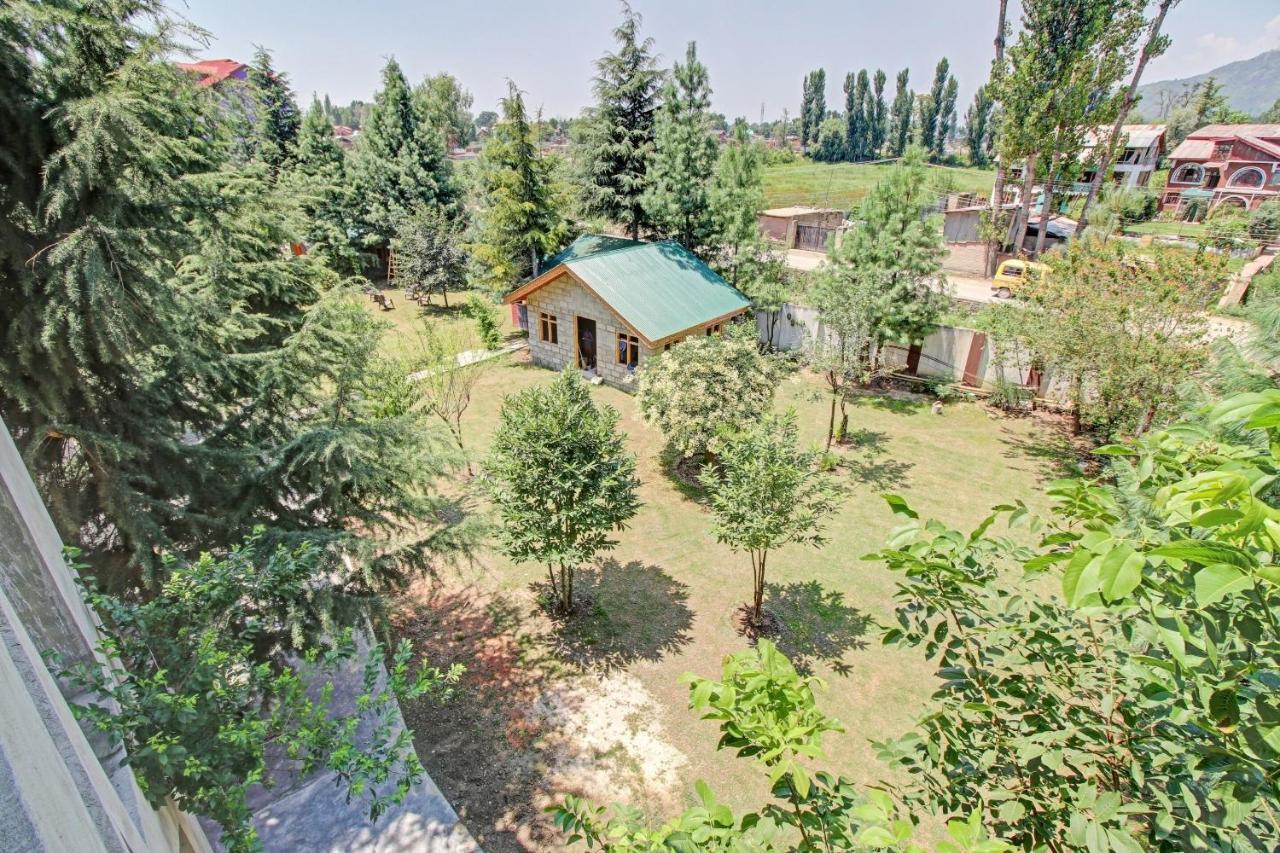 Super Oyo Capital O 91600 The Village Classic Hotel And Restaurant Сринагар Экстерьер фото